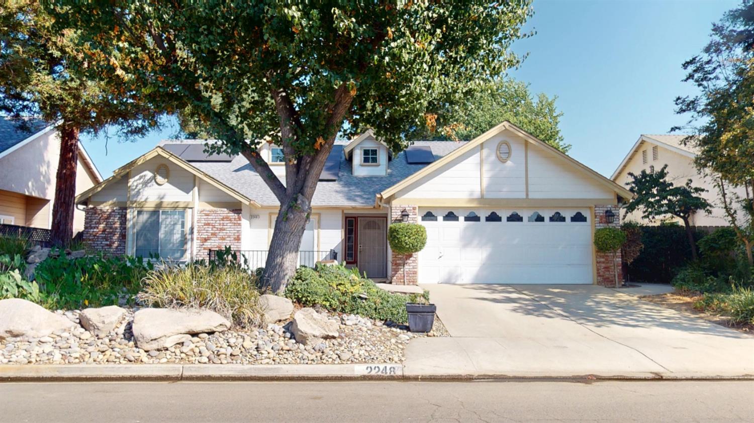 2248 E Quincy Ave