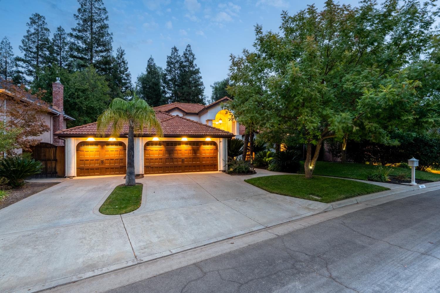 841 E Country View Cir