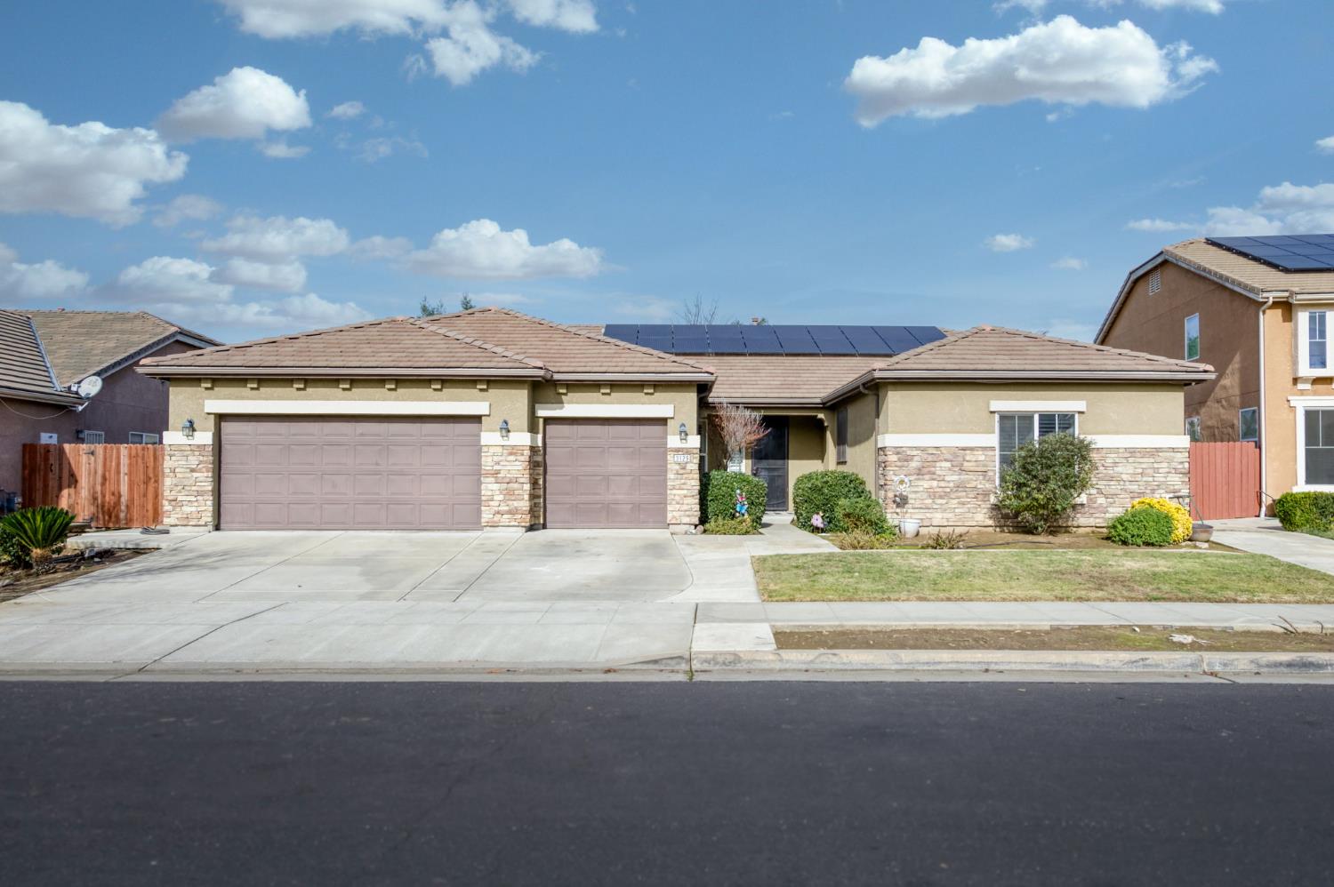 3129 3129 Ashcroft Avenue